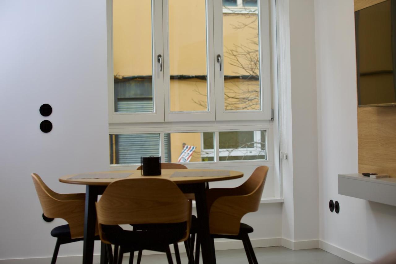 Suite 102 - 1 Bedroom Suite In Amando Perez Suites Ribadeo Bagian luar foto