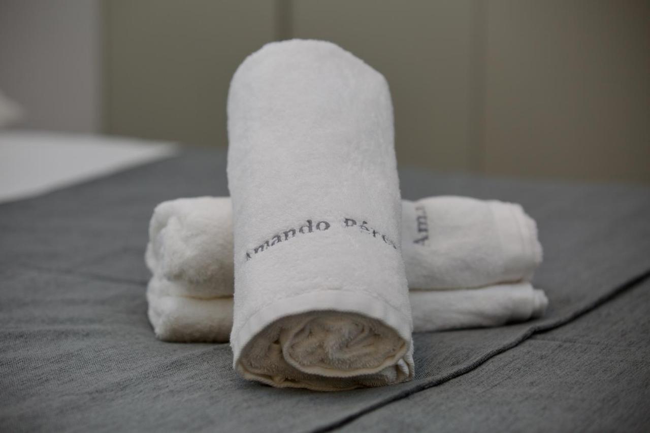 Suite 102 - 1 Bedroom Suite In Amando Perez Suites Ribadeo Bagian luar foto