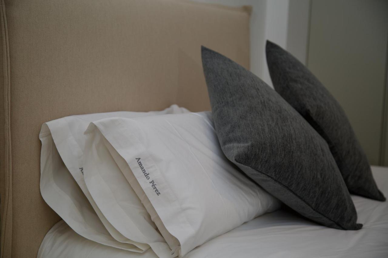 Suite 102 - 1 Bedroom Suite In Amando Perez Suites Ribadeo Bagian luar foto