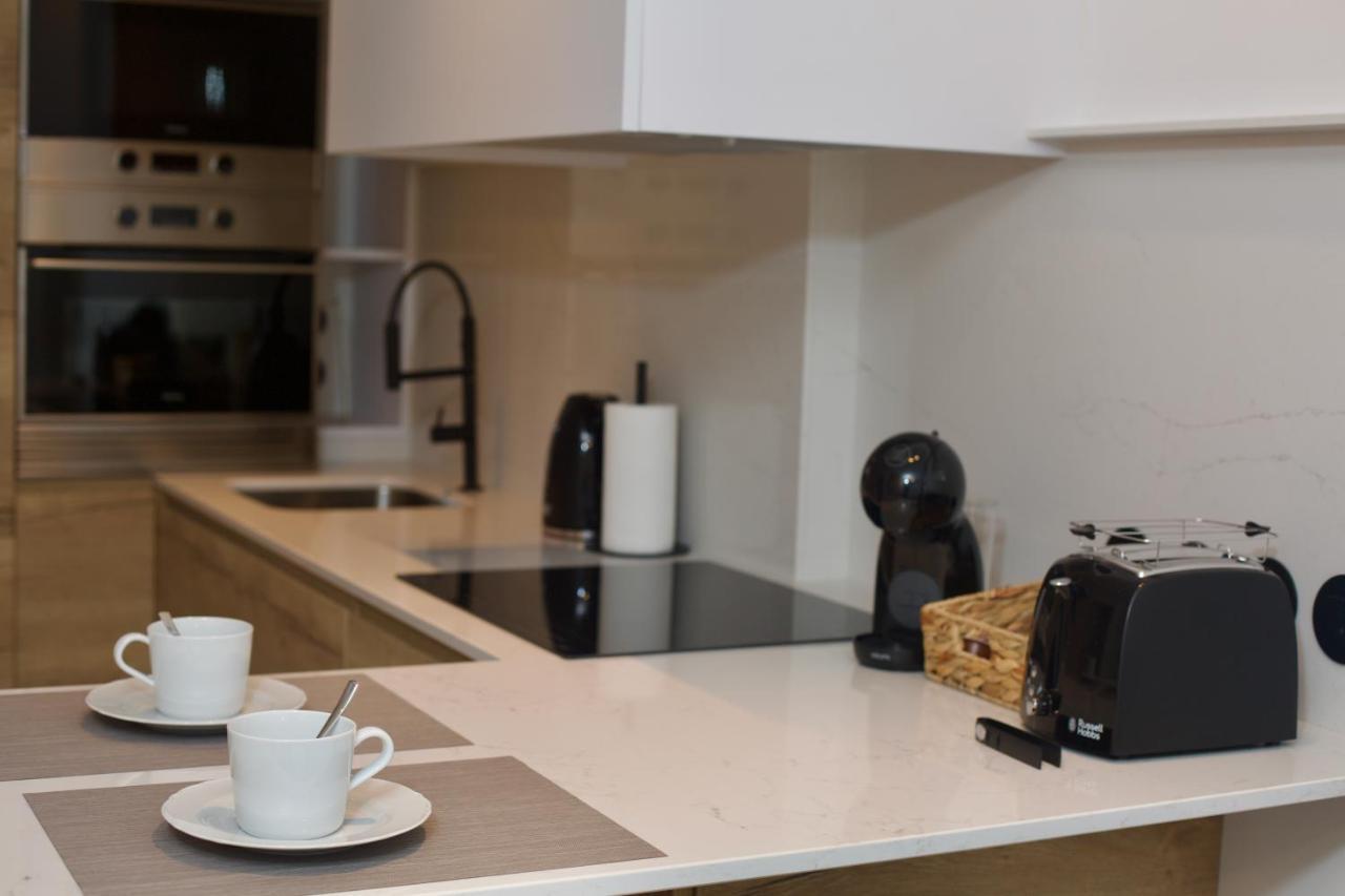 Suite 102 - 1 Bedroom Suite In Amando Perez Suites Ribadeo Bagian luar foto